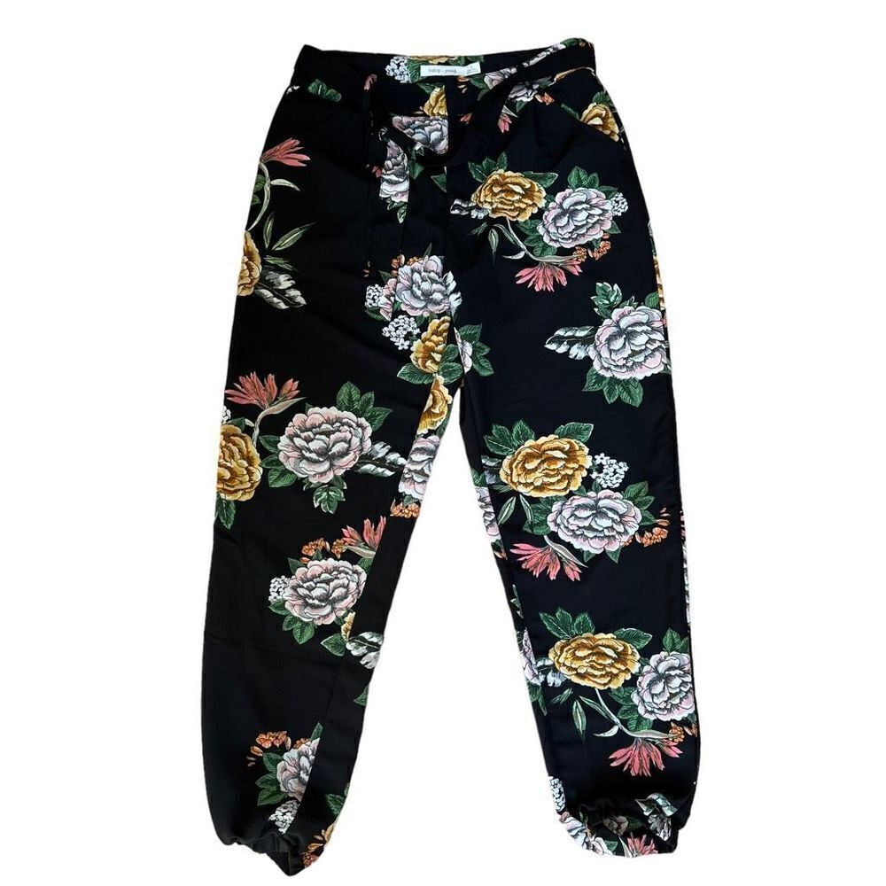 Bishop + Young Women Black floral Casual Pants size S